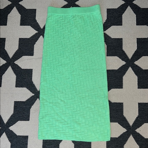 ASOS Neon Lime Green Textured Knit Mid Pencil Skirt - Picture 4 of 8